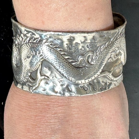 Chinese Four Toed Dragon Wang Hing Sterling Silver Cuff Bracelet Rare Antique - Picture 9 of 10